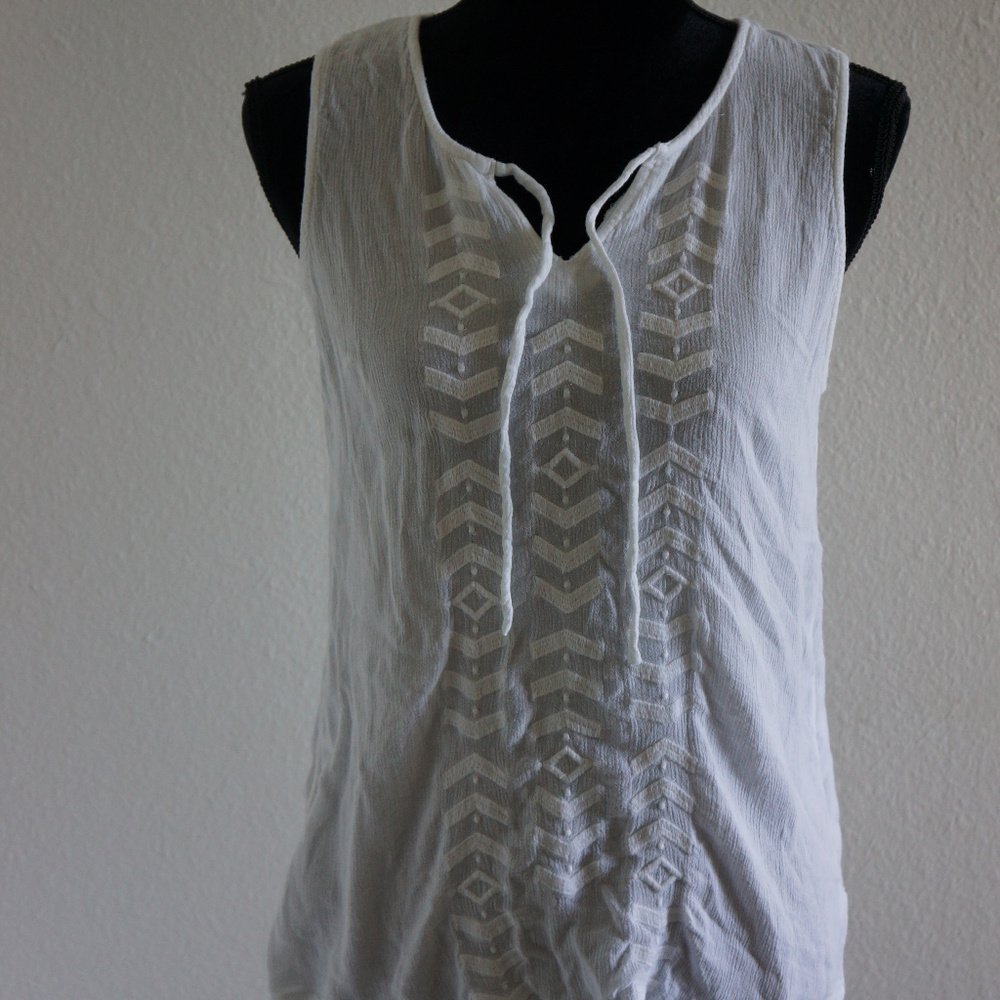 Olive and oak embroidered white blouse M